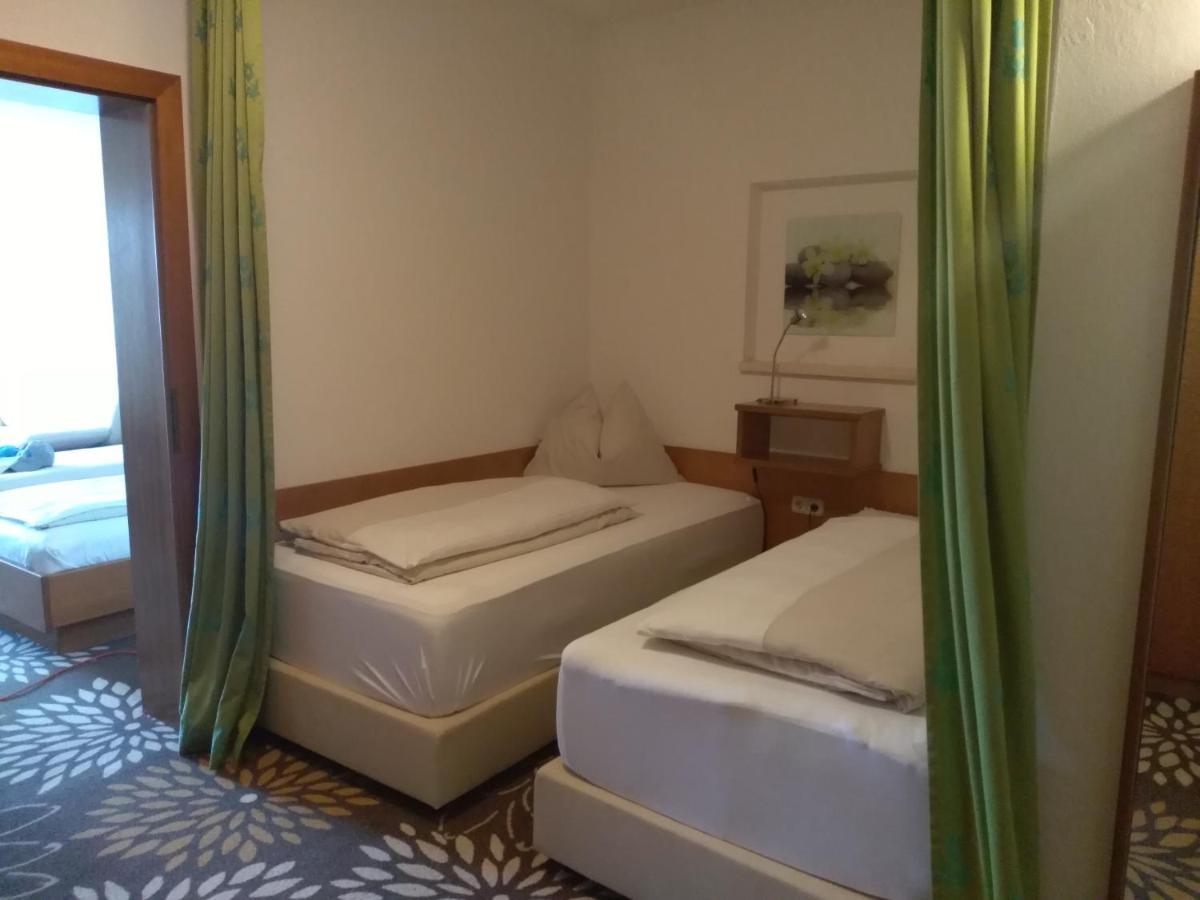 Seehotel Engstler Velden am Woerthersee Exterior photo